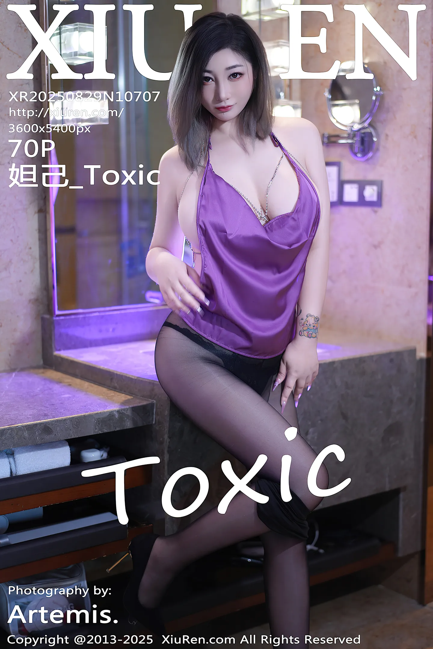 [XiuRen秀人网]VOL.10707 女神妲己 Toxic性感紫灰上衣配超薄黑丝秀雪峰美臀完美诱惑写真70P-秀人网官方网站